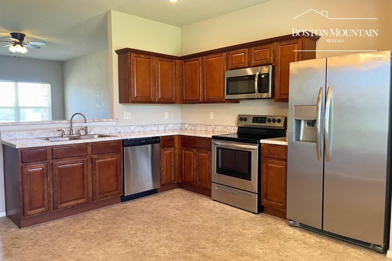1380 Brigade Blvd - Photo 3 of 13