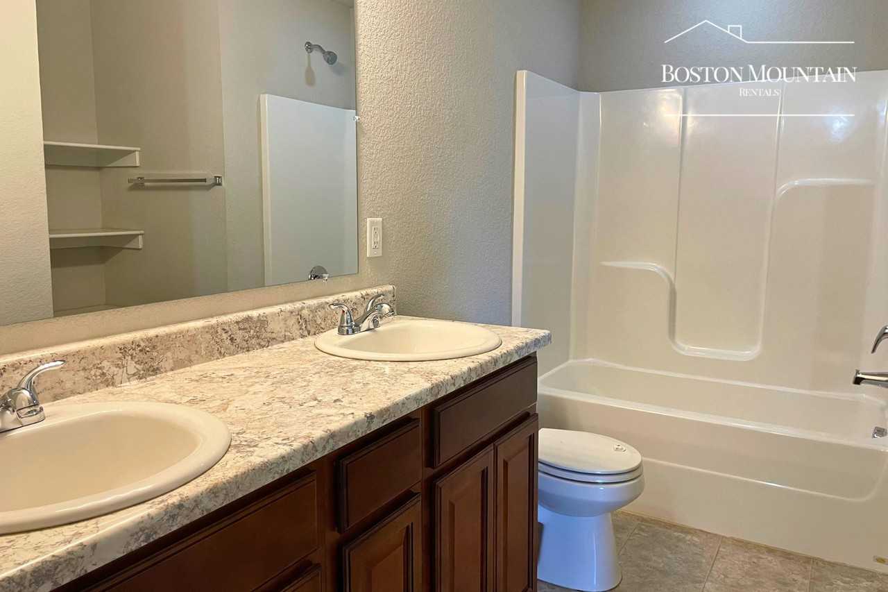 1380 Brigade Blvd - Photo 5 of 13