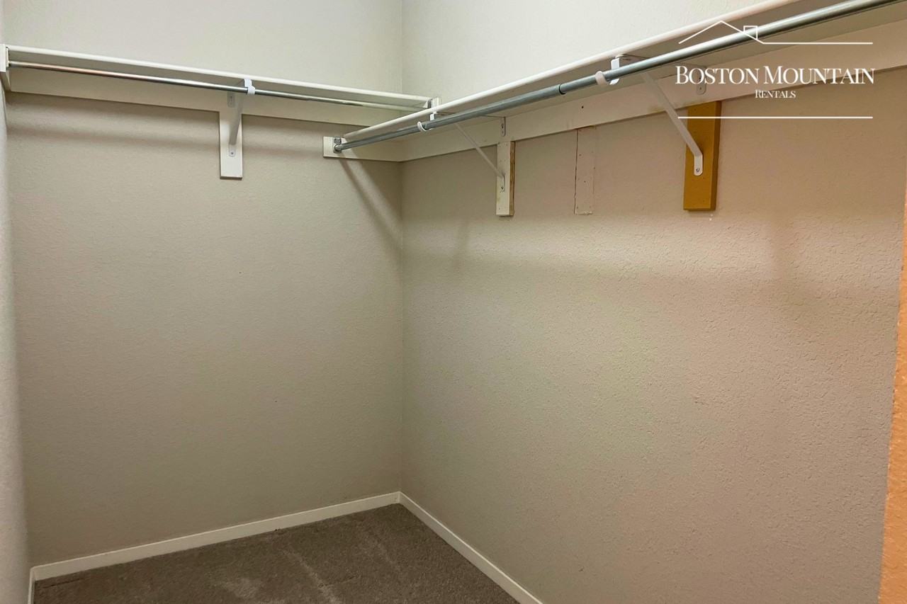 1380 Brigade Blvd - Photo 6 of 13