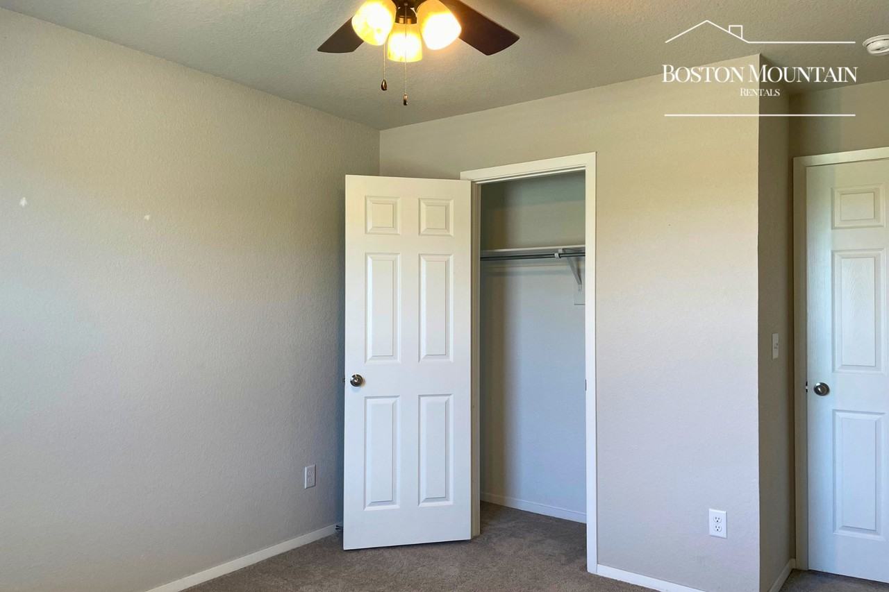 1380 Brigade Blvd - Photo 7 of 13