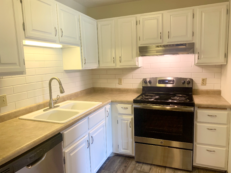10451 Greenbrier Rd - Photo 2 of 21