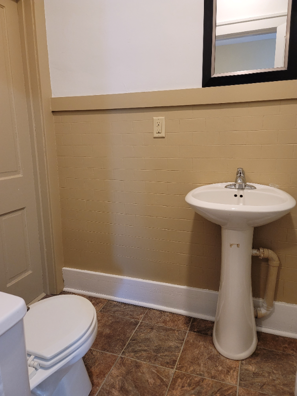 404 N Minnesota St #4 - Photo 7 of 12
