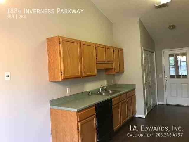 1884 Inverness Pkwy - Photo 3 of 5