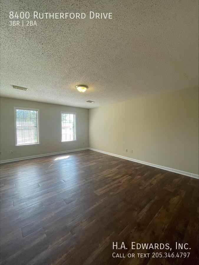 8400 Rutherford Dr - Photo 2 of 10