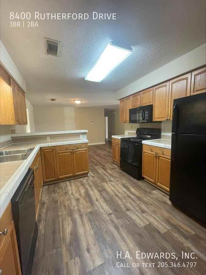 8400 Rutherford Dr - Photo 4 of 10
