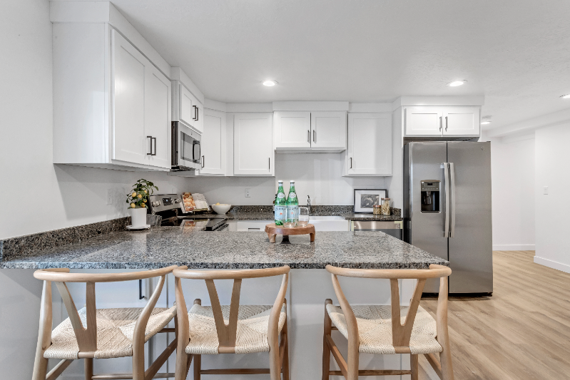 1296 Southeast #BS - Photo 4 of 12