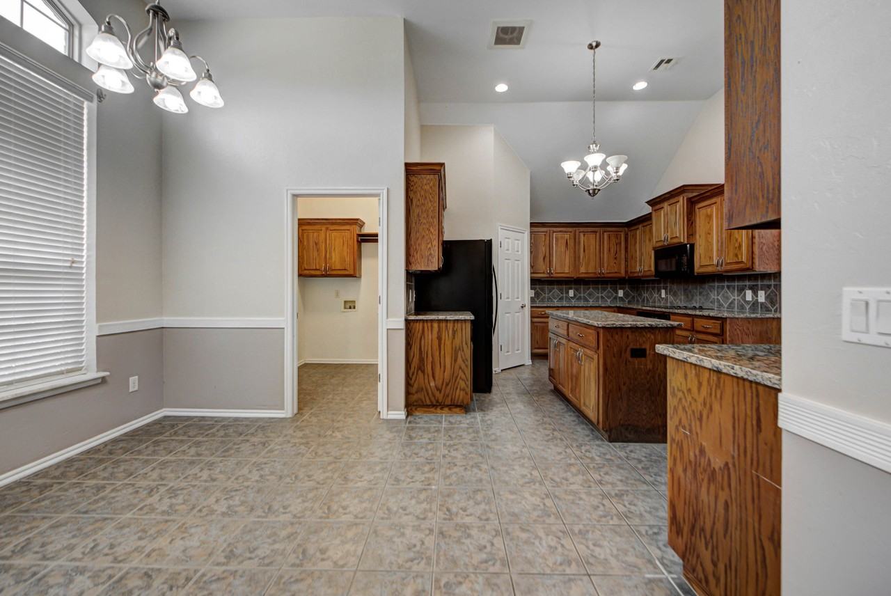 3804 Lorings Rd #1 - Photo 6 of 32