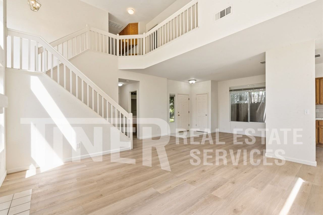 6931 Romanzo Way - Photo 4 of 27