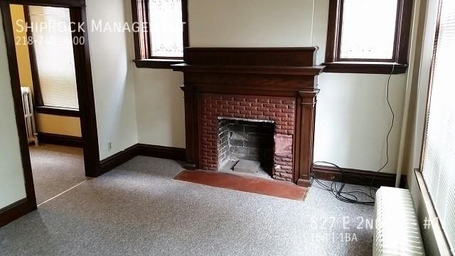 827 E 2nd St #1 - Photo 3 of 8
