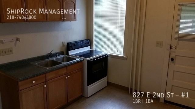 827 E 2nd St #1 - Photo 6 of 8