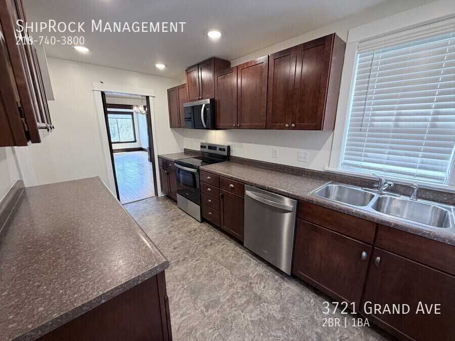 3721 Grand Ave - Photo 2 of 16