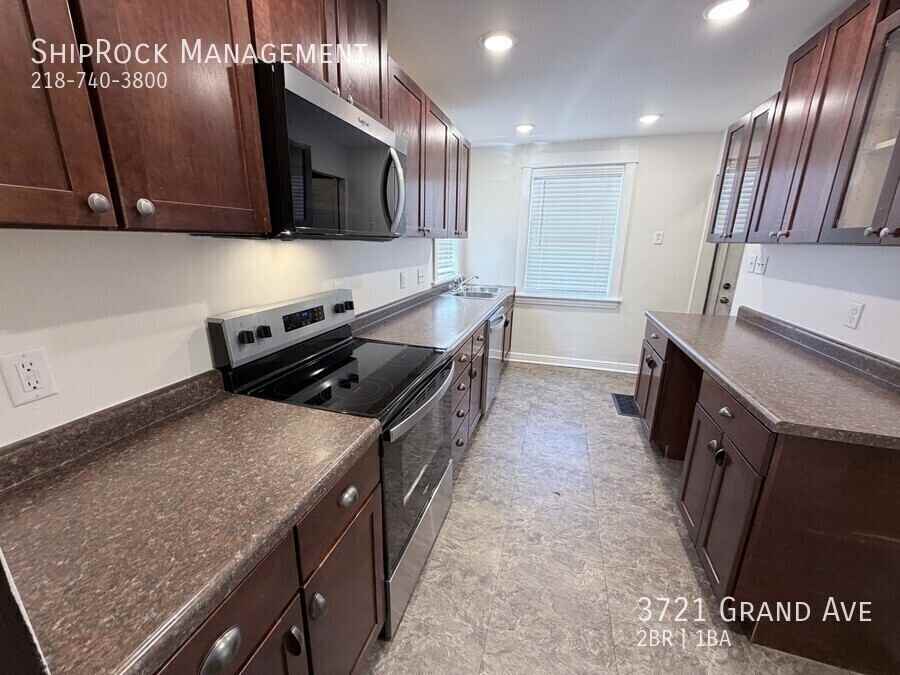 3721 Grand Ave - Photo 3 of 16