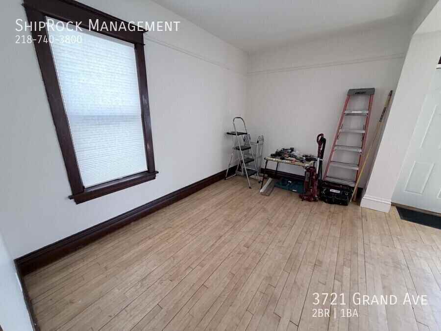 3721 Grand Ave - Photo 5 of 16