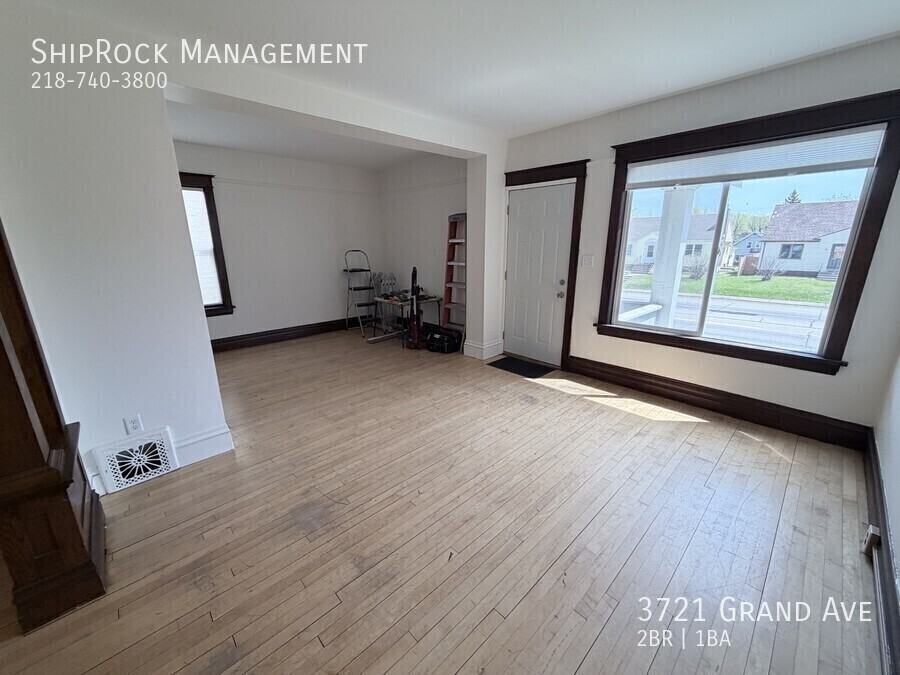 3721 Grand Ave - Photo 7 of 16