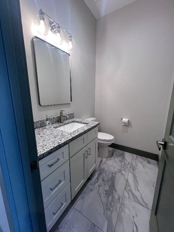 422 W 18th St - Photo 4 of 13