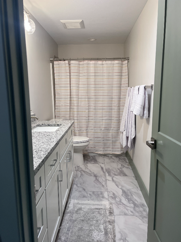 422 W 18th St - Photo 5 of 13