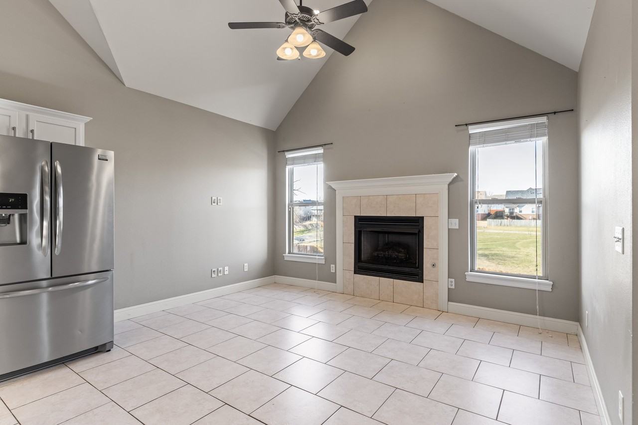 1501 Ne Dysart Woods Ln - Photo 7 of 19