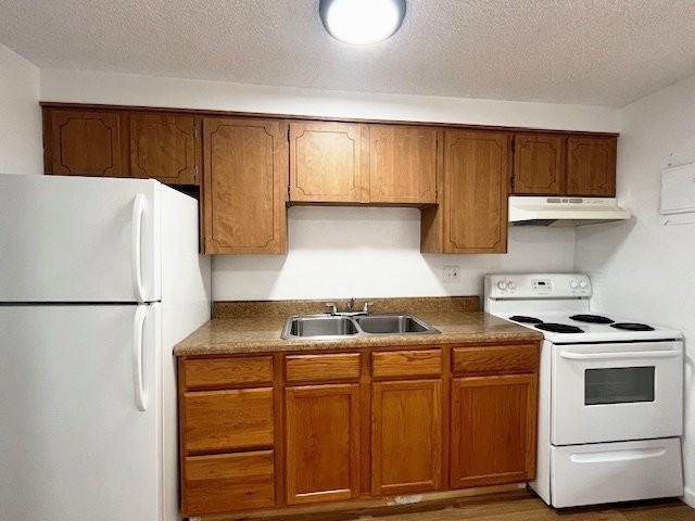 3300 S Clarkson St #104 - Photo 4 of 10