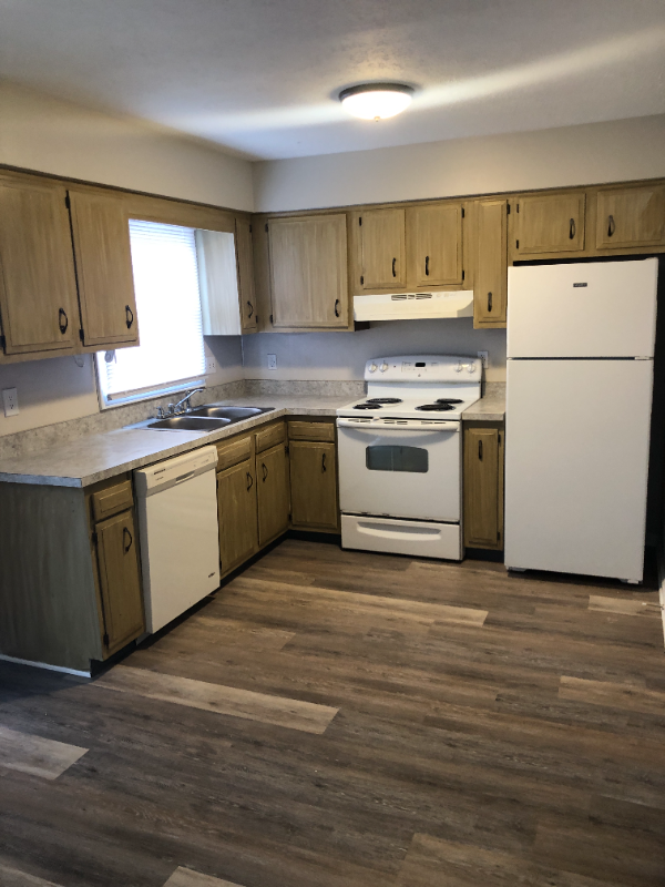 2220 Harsh Ave Se #2220HR - Photo 4 of 15