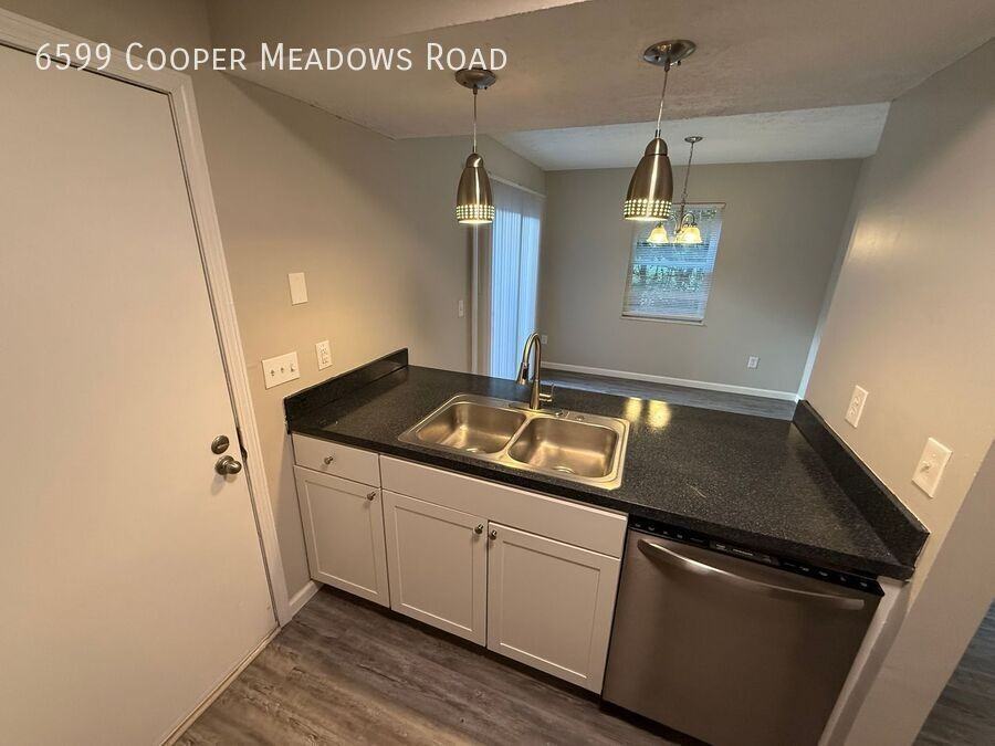 6599 Cooper Meadows Rd - Photo 3 of 14