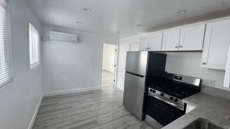 1749 Victorian Ave #B - Photo 1 of 1