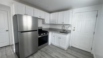 featured image of 1749 Victorian Ave #B