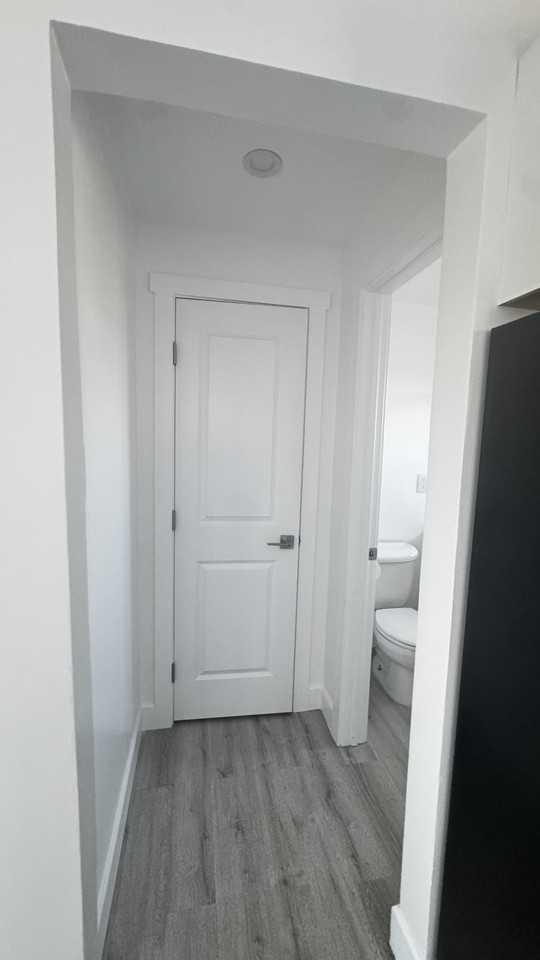 1749 Victorian Ave #B - Photo 6 of 7