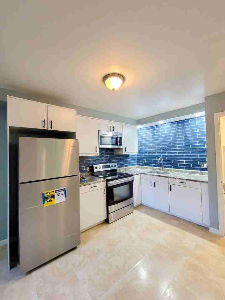 3825 Moore St - Photo 6 of 16