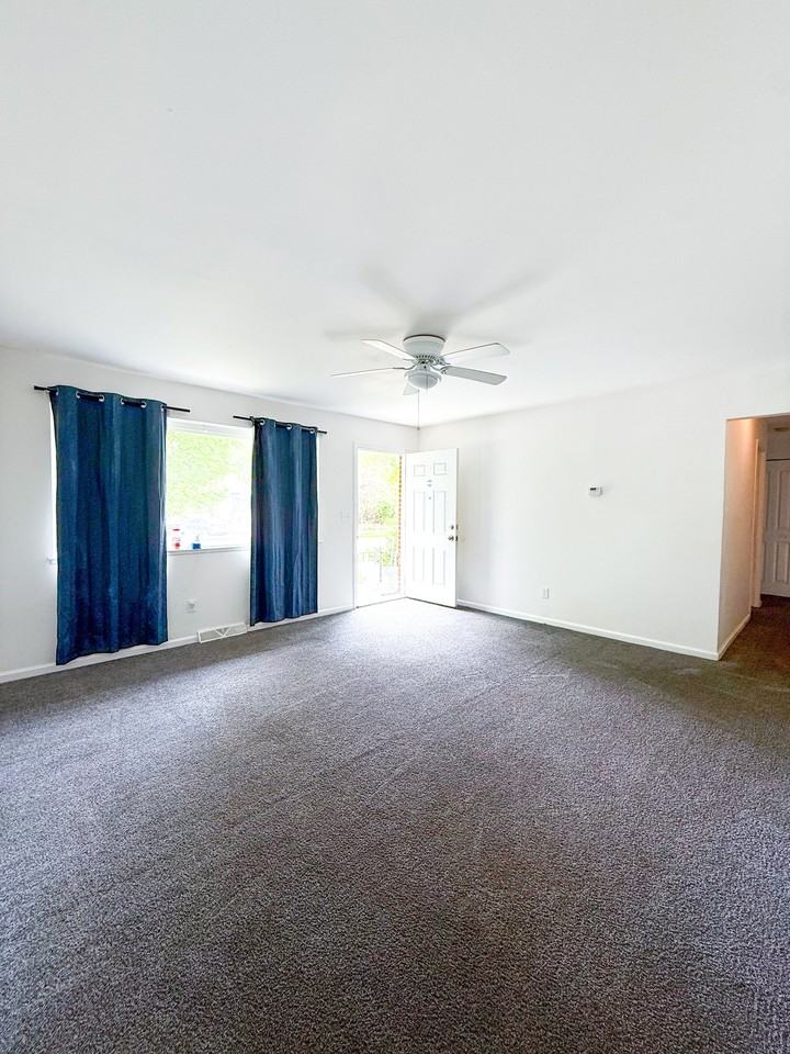 3825 Moore St - Photo 7 of 16