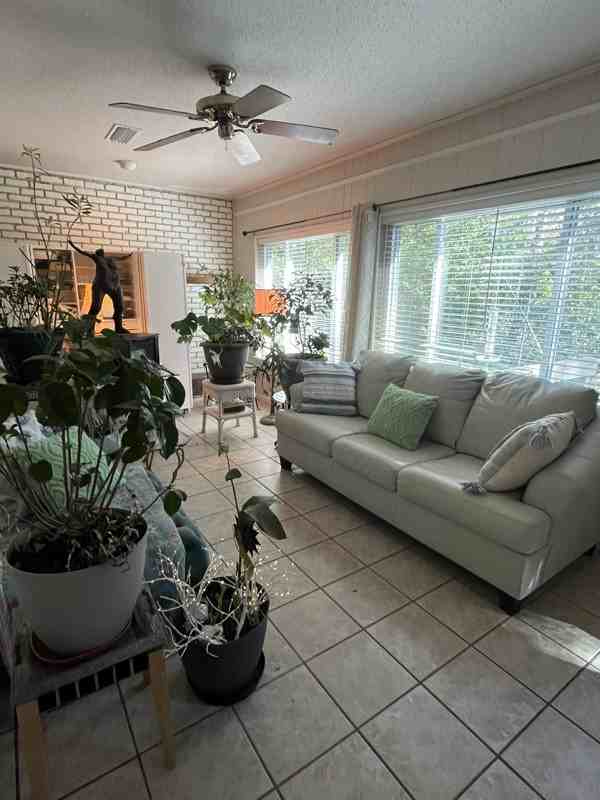 315 Bomar Pl - Photo 2 of 29