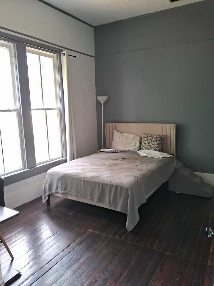 704 S Anglin St #NA - Photo 4 of 26