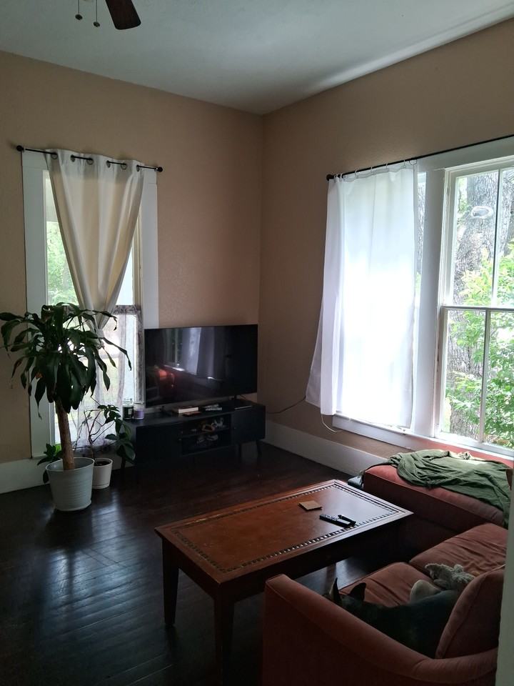704 S Anglin St #NA - Photo 6 of 26