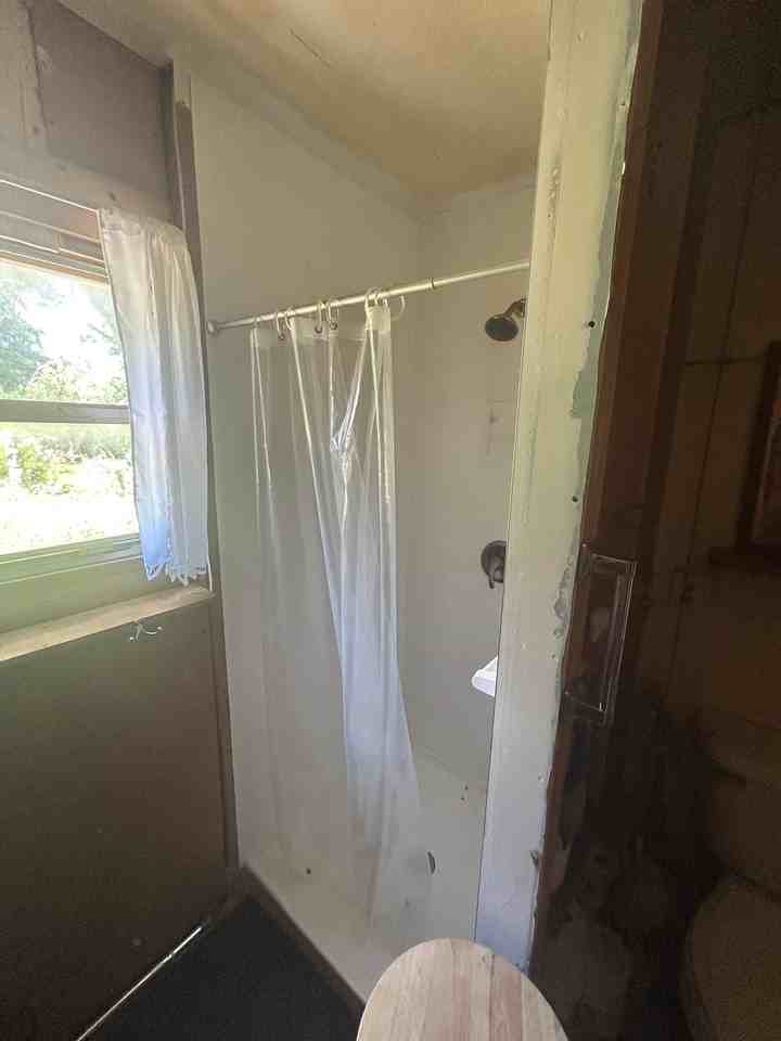 2512 W 24th St - Photo 2 of 7