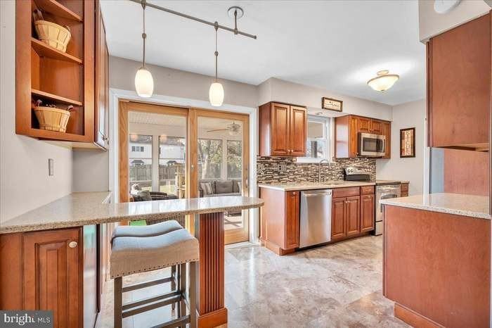 20 Longhurst Road - Photo 3 of 20