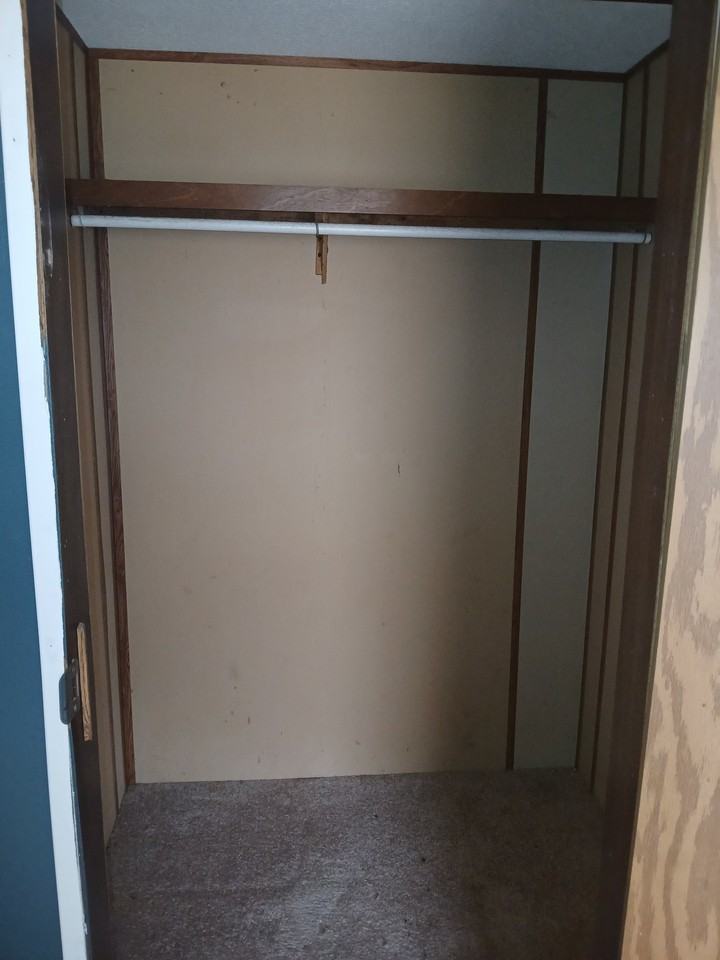 300 Country Springs Dr - Photo 2 of 10