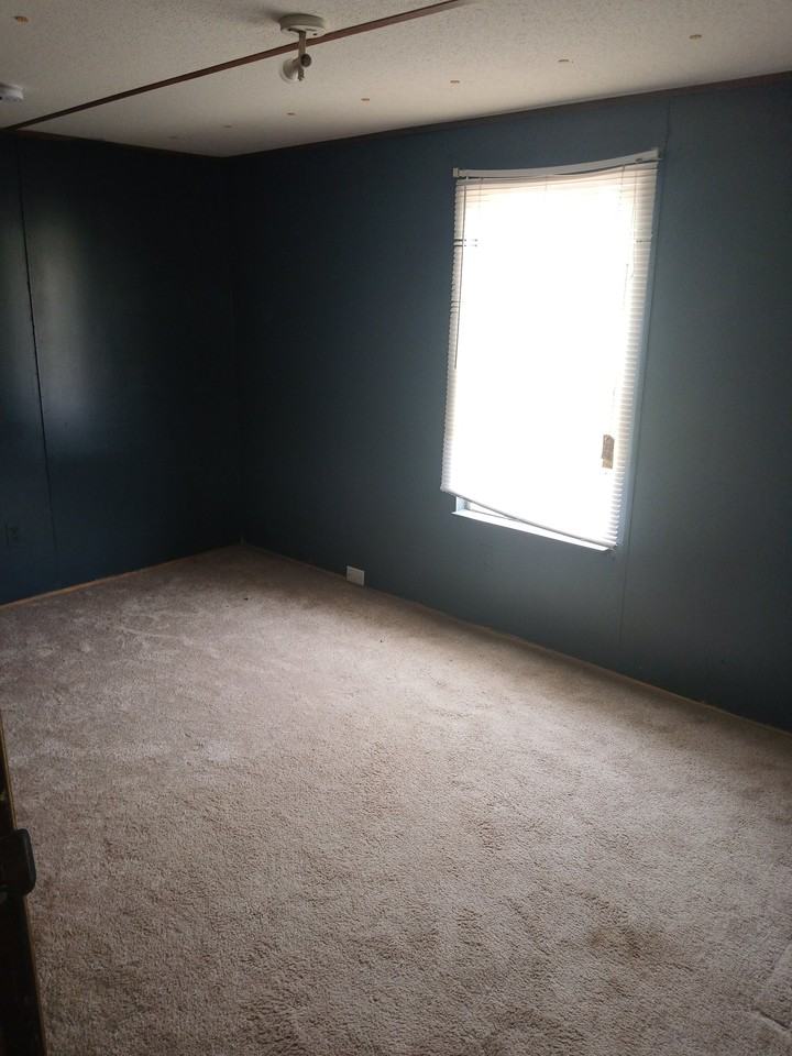 300 Country Springs Dr - Photo 3 of 10