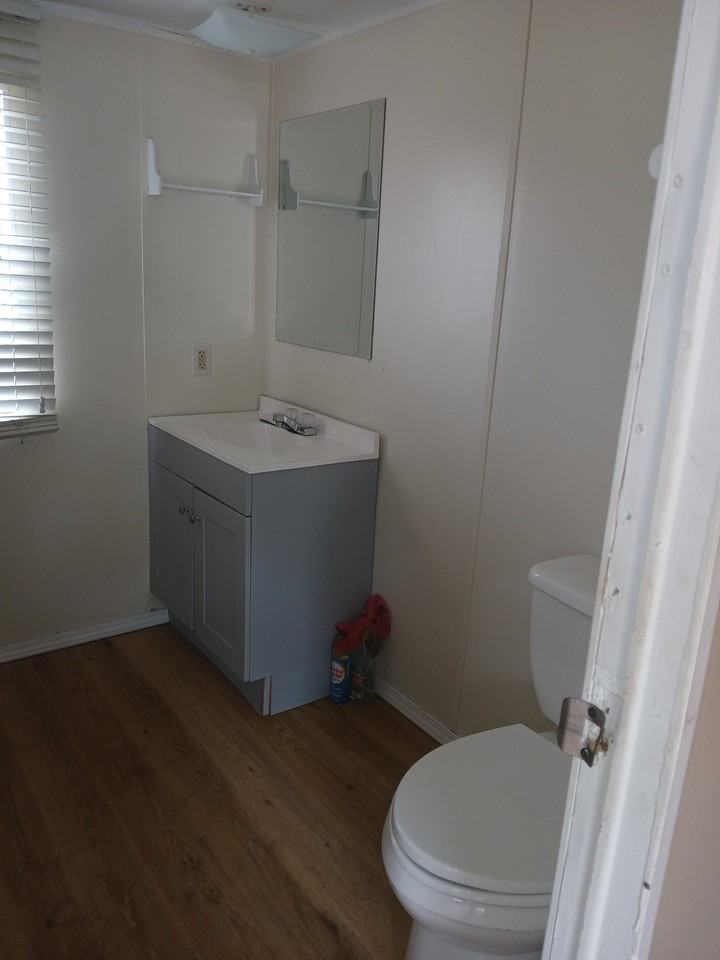 300 Country Springs Dr - Photo 7 of 10