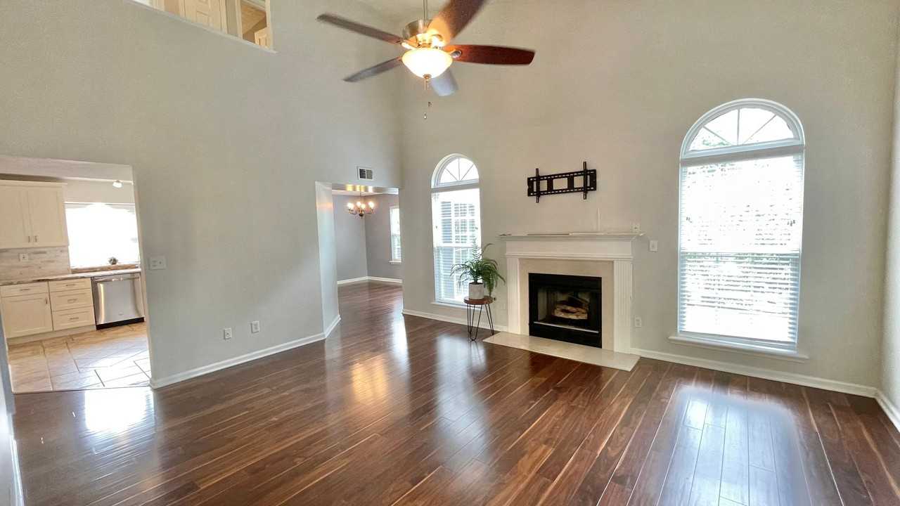 645 Declaration Ct - Photo 3 of 20