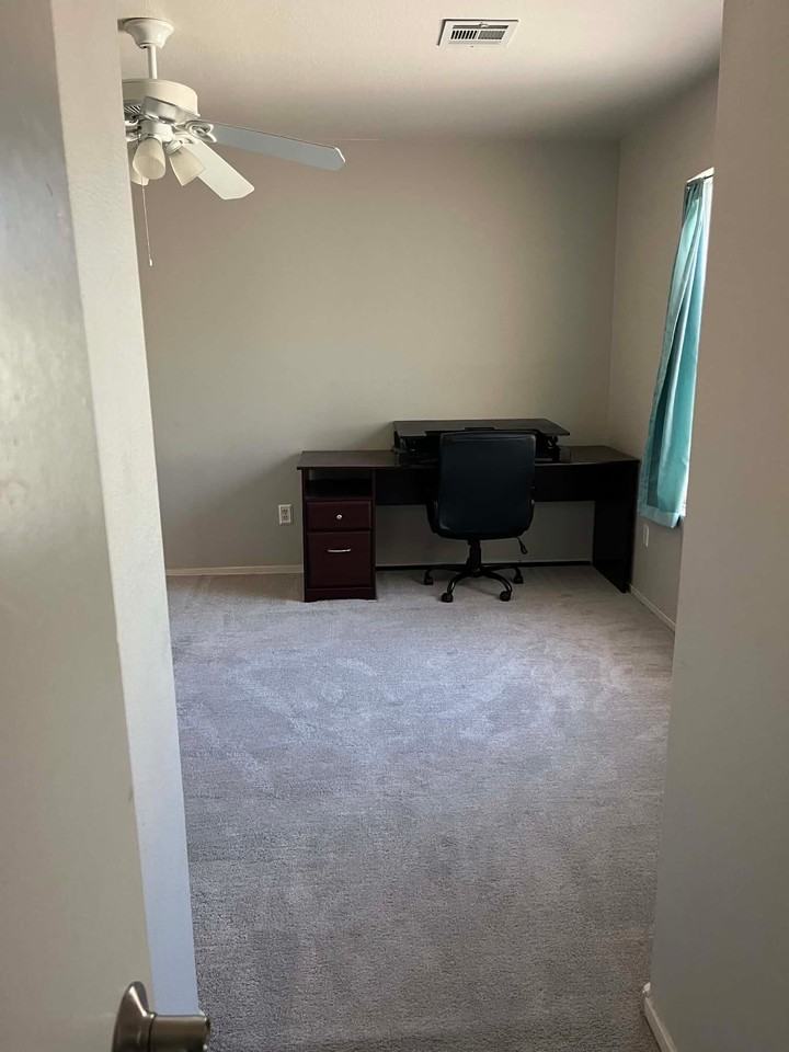 134 Samantha Rose St - Photo 4 of 10