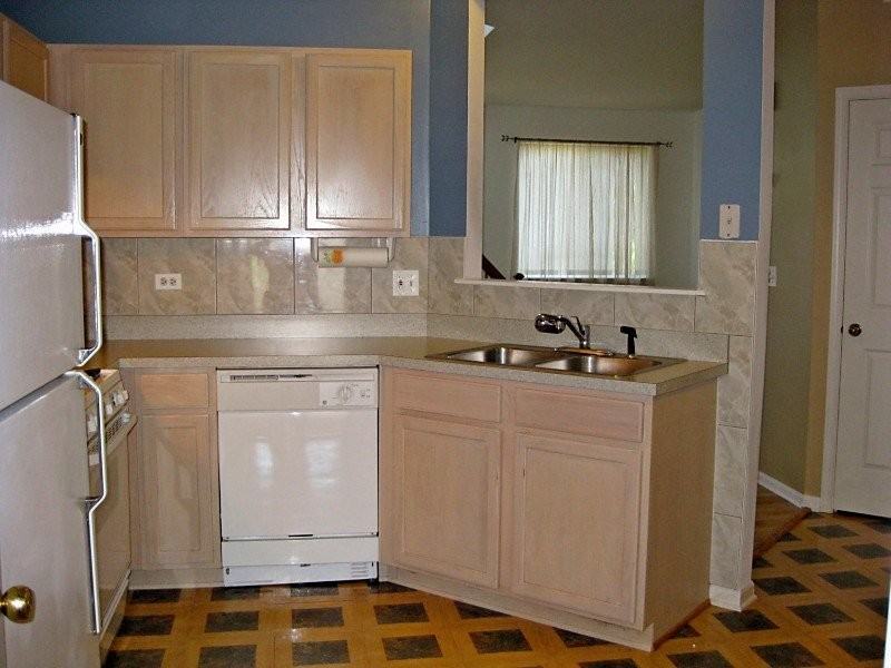 1387 Redbridge Ct - Photo 4 of 7