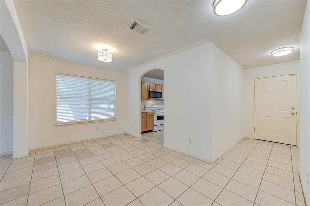 6502 Wellington Meadows Dr - Photo 3 of 12