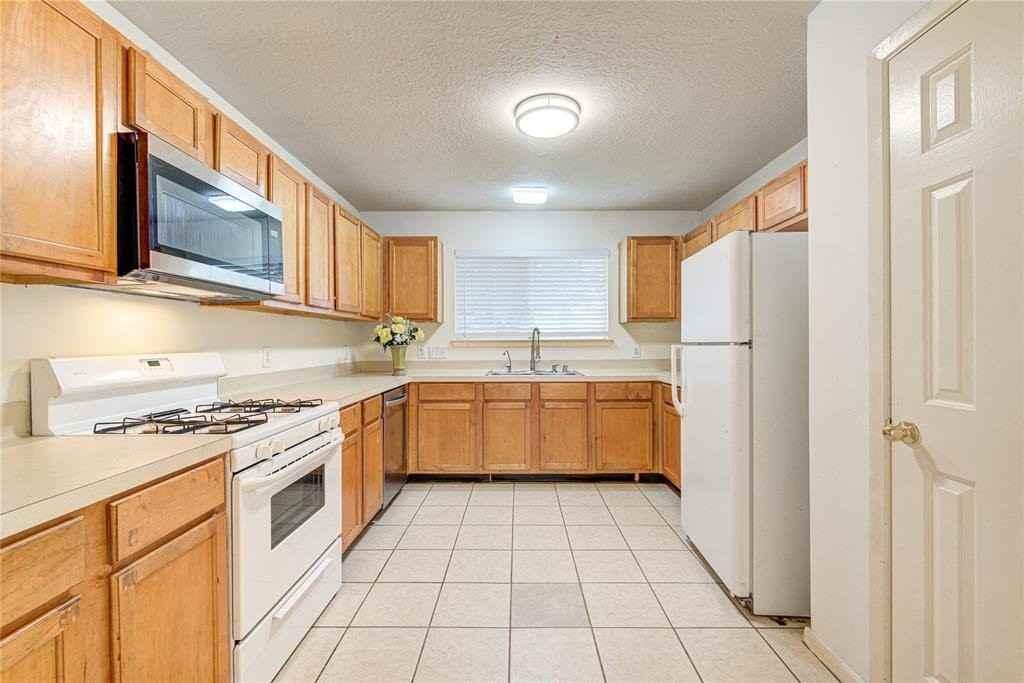 6502 Wellington Meadows Dr - Photo 5 of 12