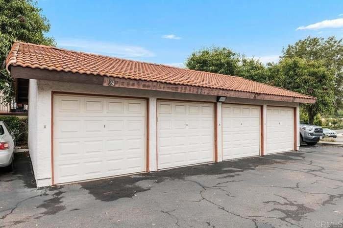 2812 Chatsworth Way - Photo 4 of 18