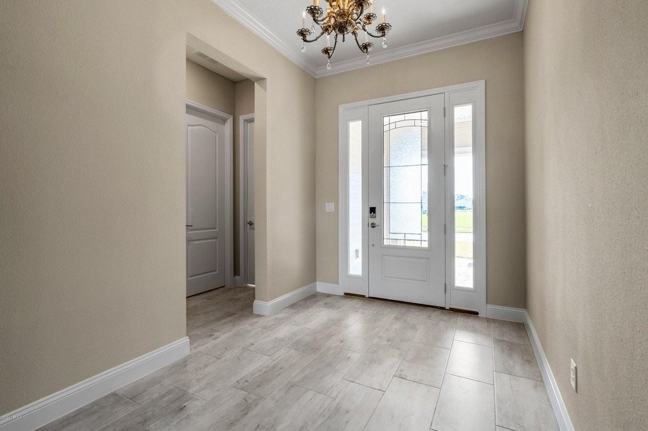 111 Pavia Pl - Photo 3 of 21