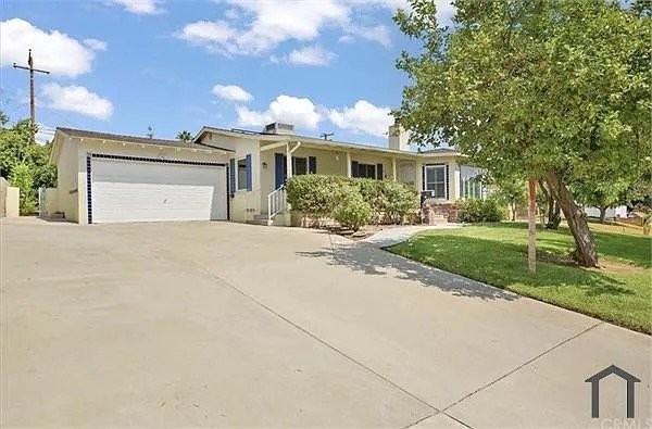 3645 Camellia Dr - Photo 2 of 6
