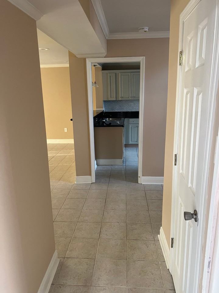 5560 Maple Ridge Dr - Photo 5 of 19