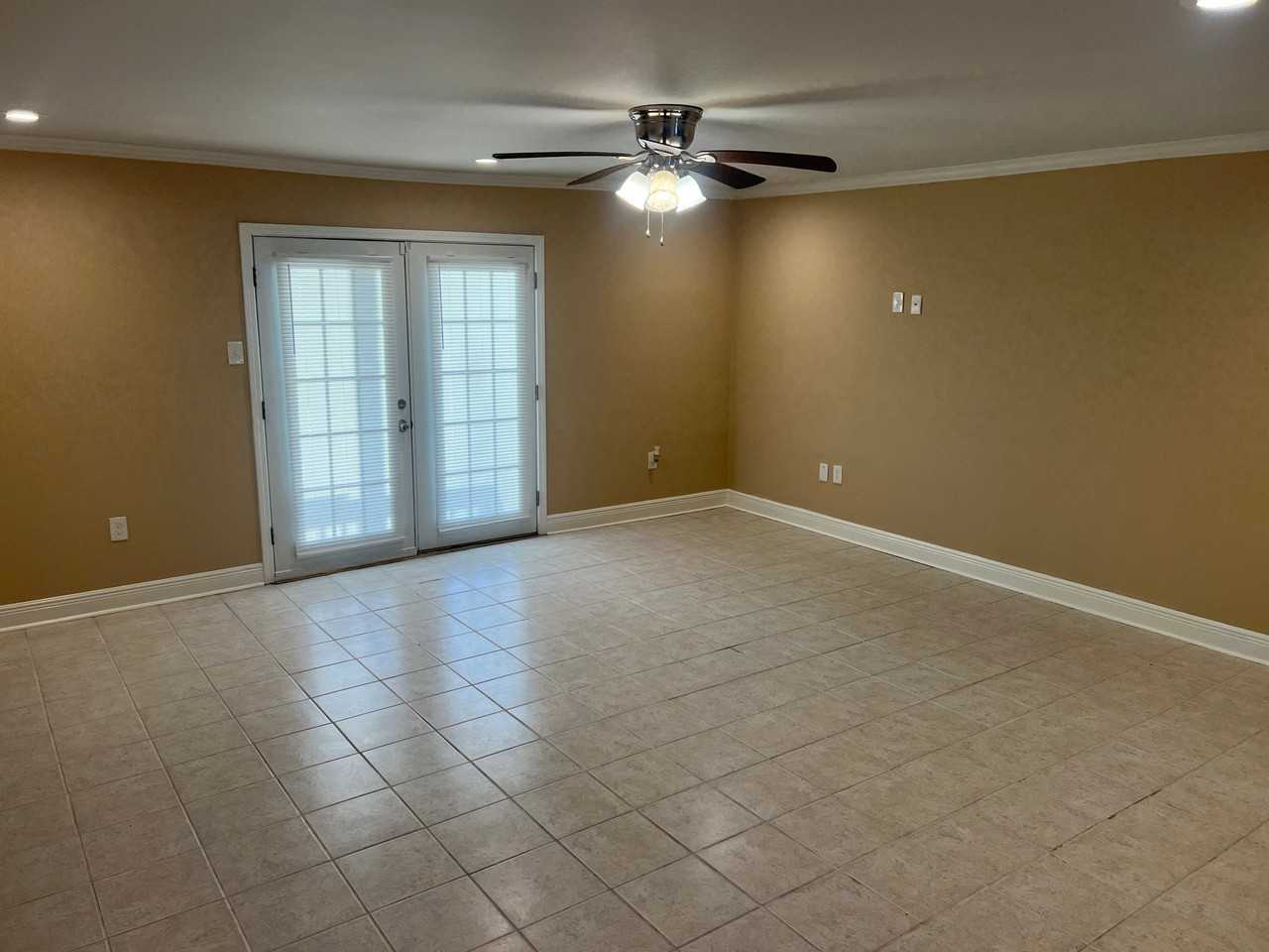 5560 Maple Ridge Dr - Photo 6 of 19