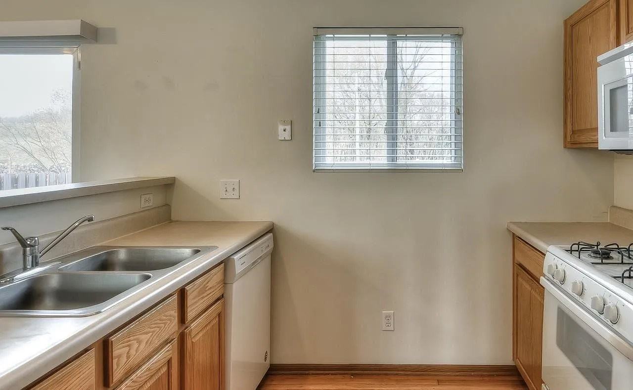 6206 N 131st Ave - Photo 7 of 19