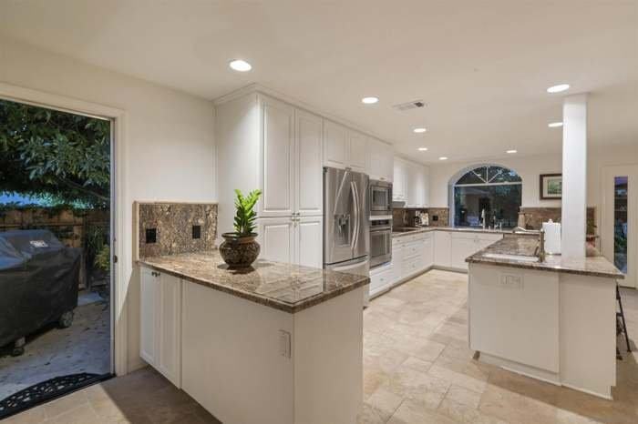 6502 La Paloma St - Photo 3 of 17
