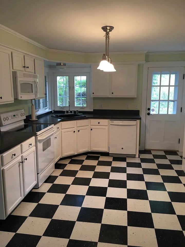 540 Concord St - Photo 2 of 16